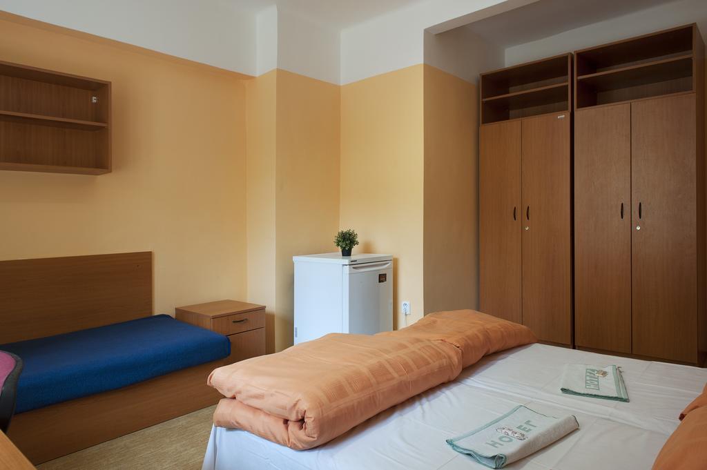 Roosevelt Hostel Prag Exterior foto