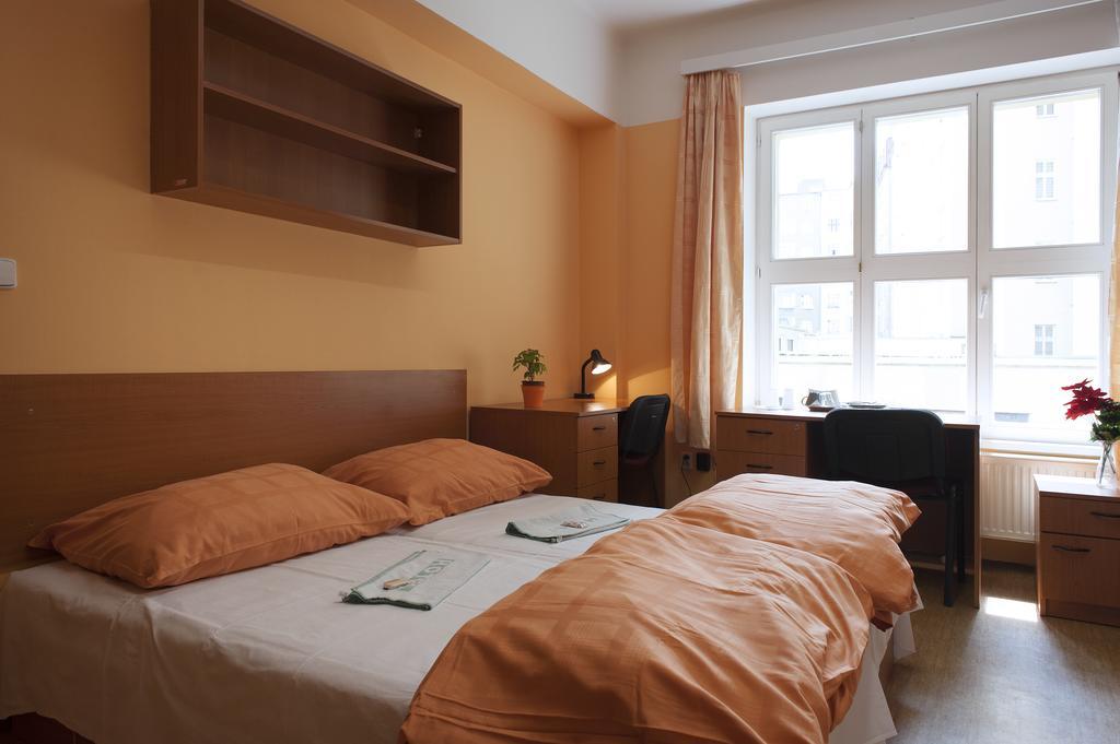 Roosevelt Hostel Prag Exterior foto